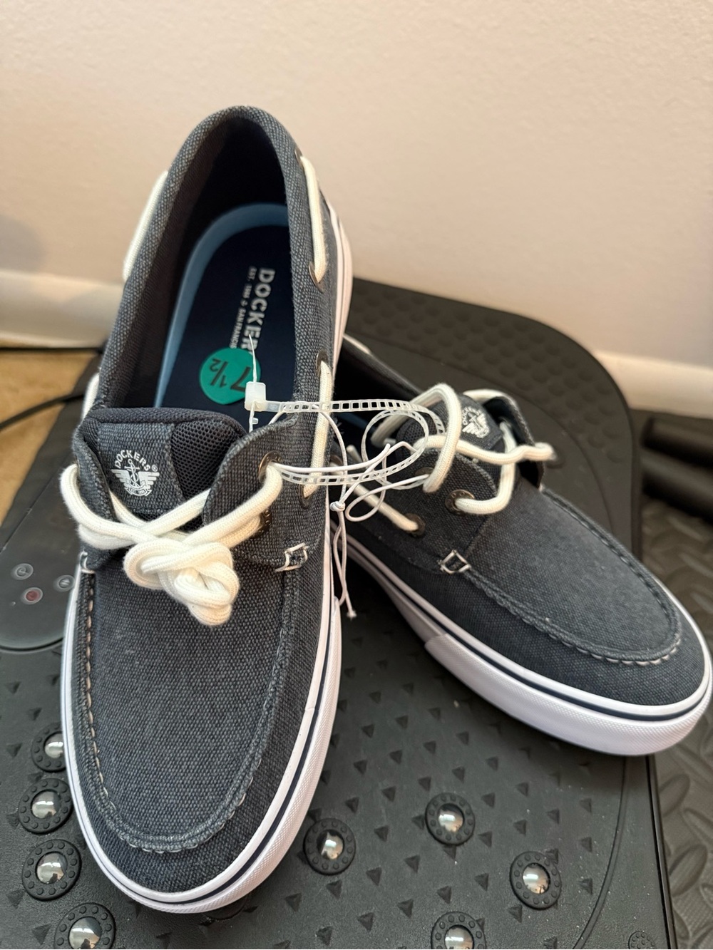 Dockers Men's Navy Canvas Boat Shoes with White Laces size 7.5